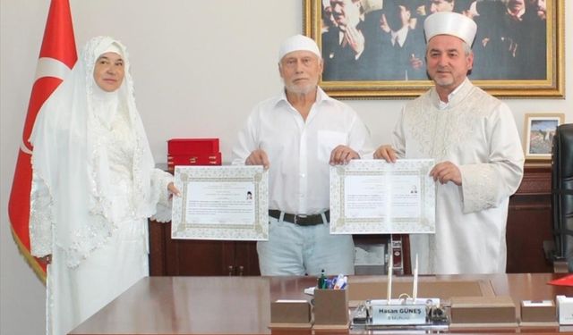 Rus profesör ve yazar filolog çift Müslüman oldu