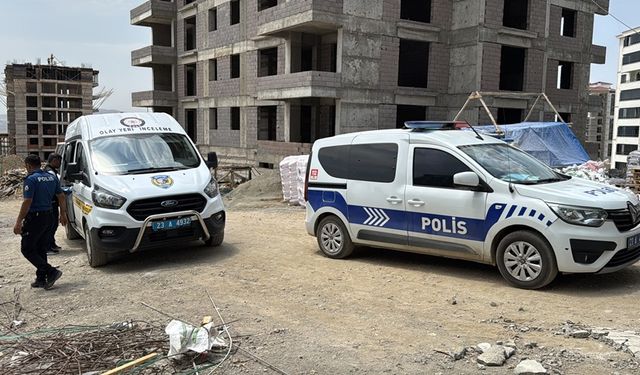 Elazığ'da inşaattan düşen işçi öldü