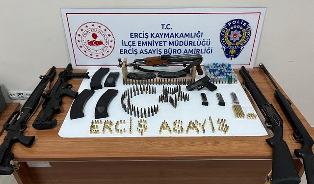 Van'da farklı suçlardan aranan 228 kişi yakalandı
