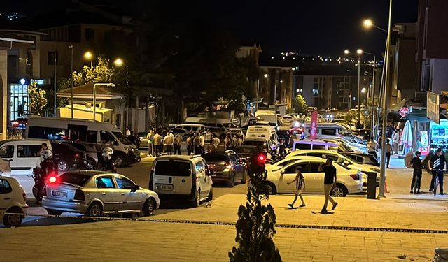 İki ailenin bıçaklı kavgasında 1'i ağır 3 kişi yaralandı