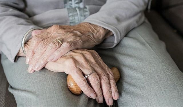 Türkiye'de kadınlar erkeklerden 5 yıl daha fazla yaşıyor