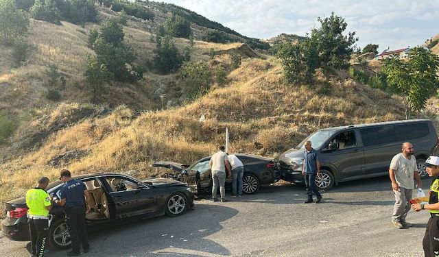 Tunceli'de zincirleme kaza: 5 yaralı