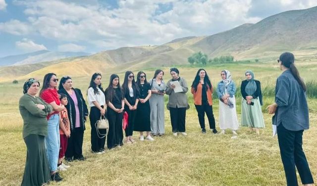 Hakkari’de kadın çiftçilere safran yetiştiriciliği eğitimi verildi