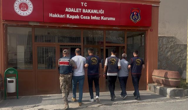 Hakkari'de aranan 2 kişi yakalandı