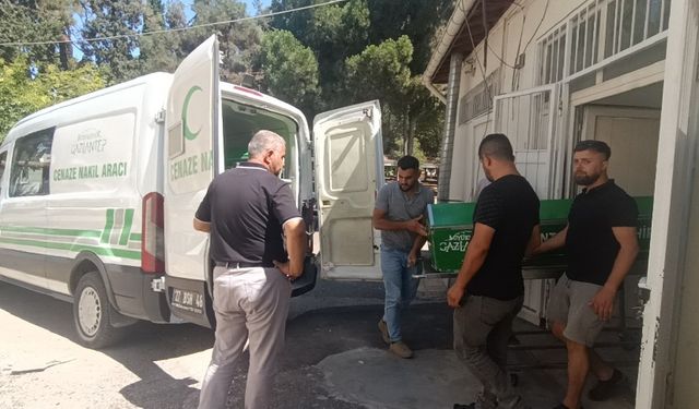 Ranzaya asılı bornoz ipi boğazına dolanan çocuk öldü