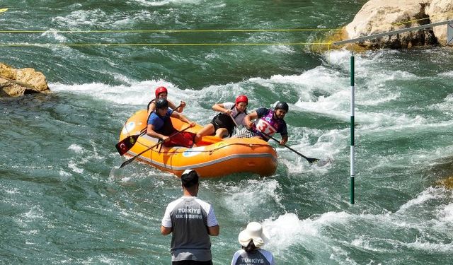 Tunceli'de Rafting Şampiyonası başladı