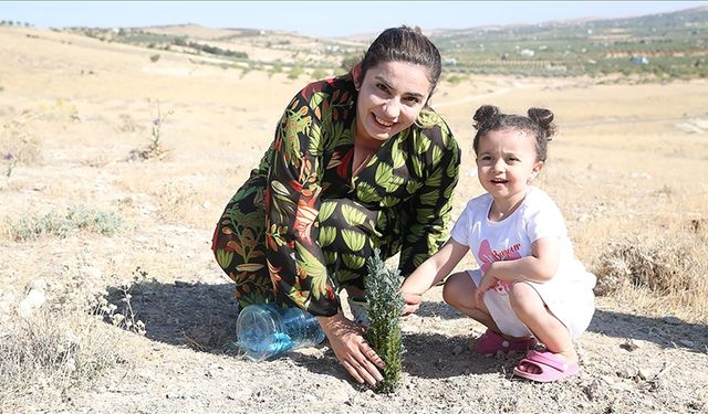 Şanlıurfalı gönüllü, şuana kadar 200 bin fidanı toprakla buluşturdu