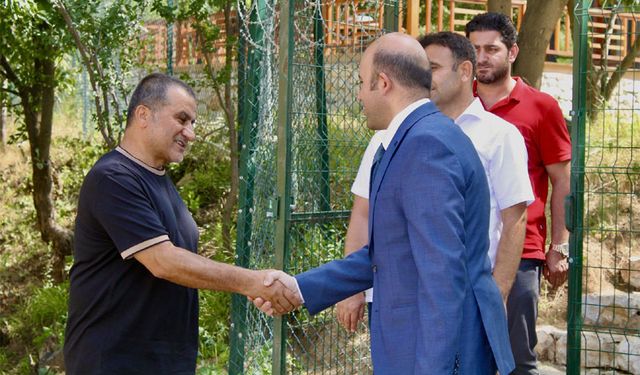 Müdür Ünalan İş İnsanı Özel'i ziyaret etti