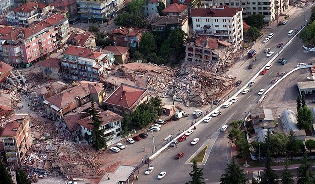 Marmara Depremi'nin üzerinden 26 yıl geçti