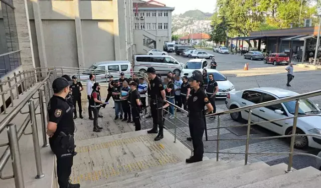 Baba 3 oğlu ile tefecilikten gözaltına alındı