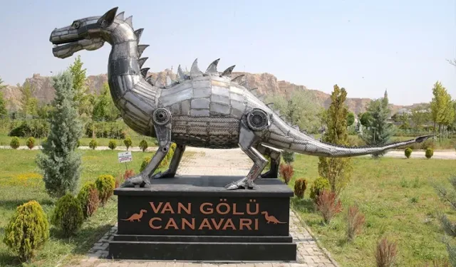 İranlı sanatçının eseri Van’ın yeni simgesi oldu