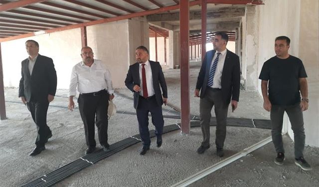 Müftü Okuş Yüksekova’da incelemelerde bulundu