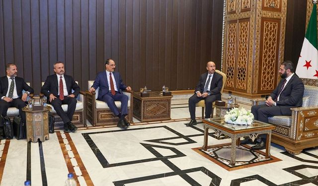 Kalın, Şam'da Suriye Cumhurbaşkanı Şara ile görüştü