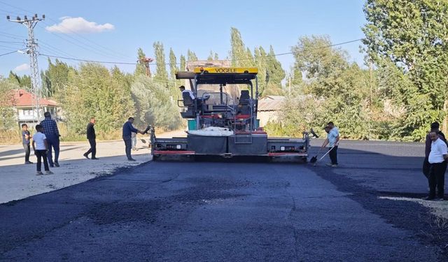 Büyükçiftlik Belediyesinden yol asfaltlama çalışması