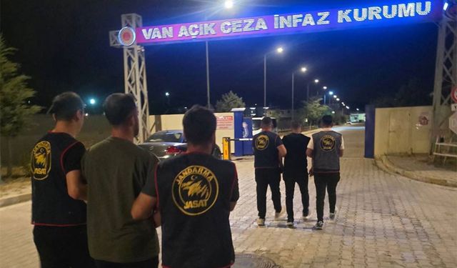 Hakkari’de aranan iki hükümlü yakalandı