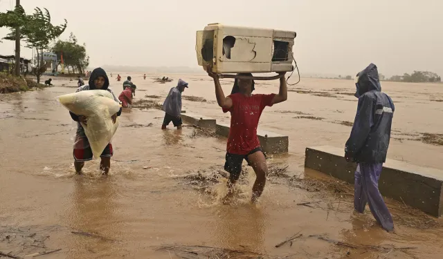Süper tayfun Filipinler’i tehdit ediyor