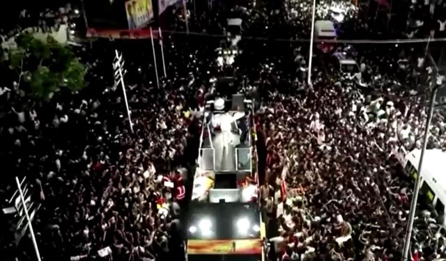 Parti mitinginde izdiham: 31 ölü