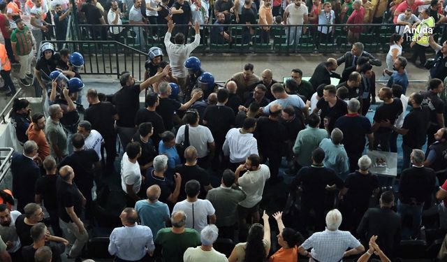 Amedspor – Pendik maçı protokolünde  kavga