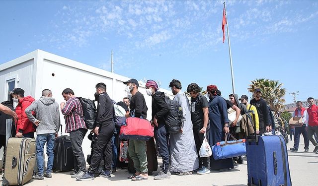 Bakan Yerlikaya kaç Suriyelinin geri döndüğünü açıkladı
