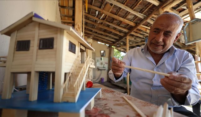 Maket ustalığını 36 yıldır sürdürüyor