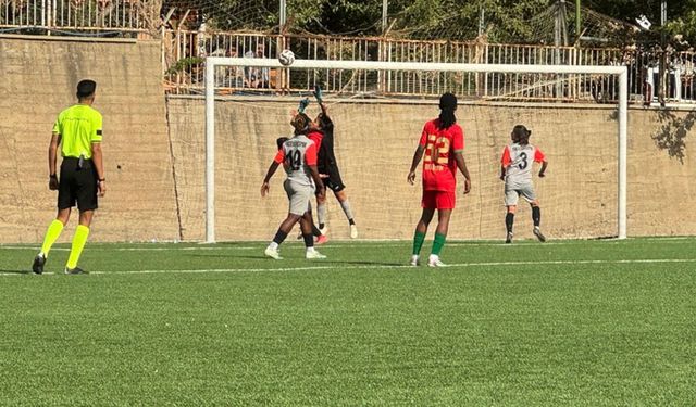 Yüksekova Spor Amed Spor'la berabere kaldı