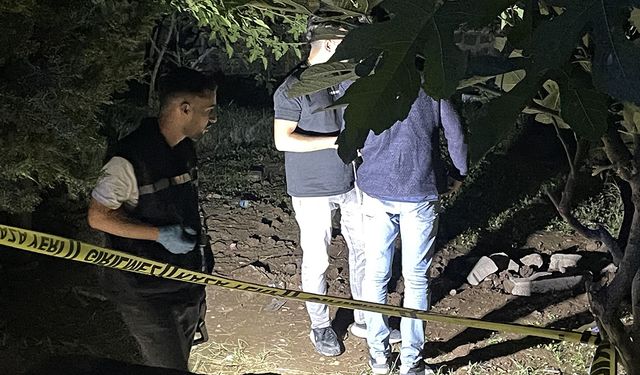 Cami bahçesinde bebek cesedi bulundu