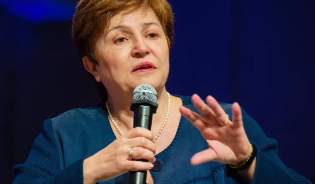 IMF’den uyarı: Kemerlerinizi bağlayın