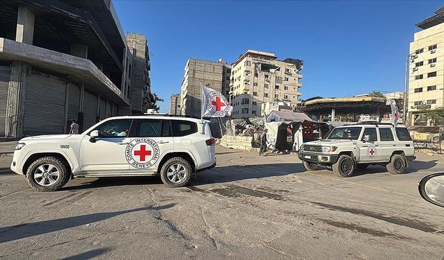 İsrail ile Hamas arasında rehine takası başladı