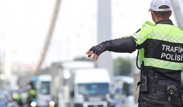 Trafikte Telefon Kullananlar Dikkat!