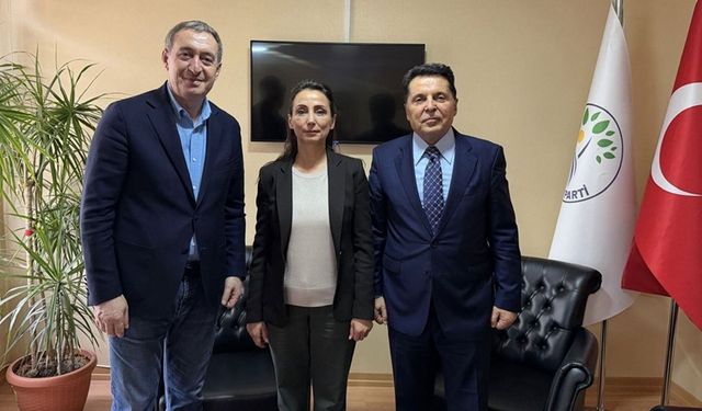 Özer, DEM Parti Eş Genel Başkanları ile bir araya geldi