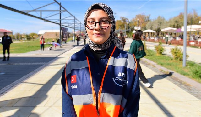 Van depreminde evde unutuldu, AFAD gönüllüsü oldu