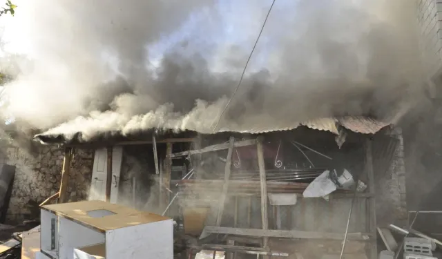 Çukurca’da ev yangını: Ekipler müdahale etti