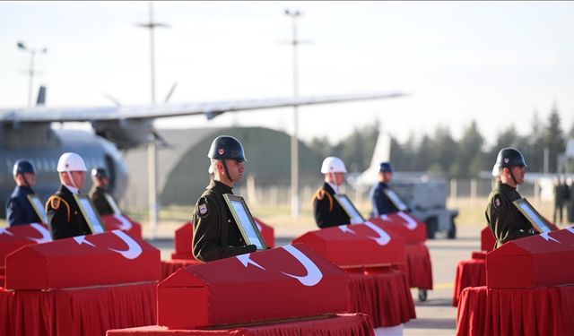 Türkiye uçak kazasındaki şehitlerini uğurluyor