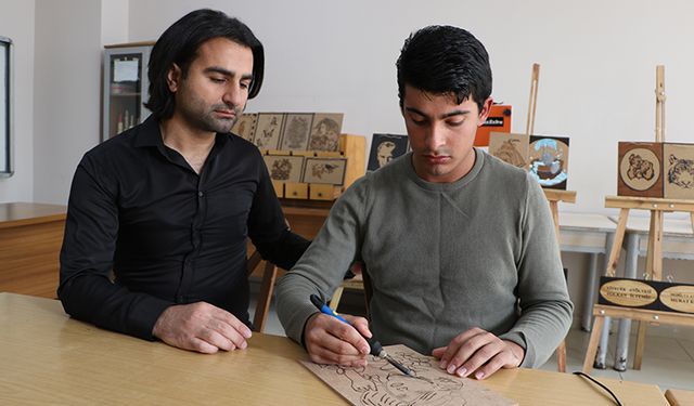 Otizmli Erdem, sanatıyla yeteneğini görünür kıldı