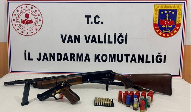 Van’da silah ve kaçak sigara ele geçirildi