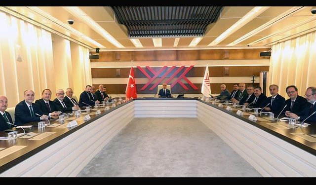 Rektörlüğe atanan akademisyenlere mazbata verildi