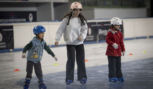 Erzurum’daki buz salonları çok yönlü yaşam merkezine dönüştü