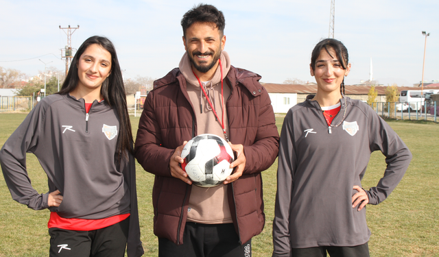 İkiz kızların hedefi milli formayı giymek