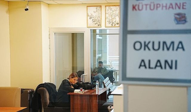 Çanakkale Otogarı’nda yolculara kütüphane hizmeti başladı