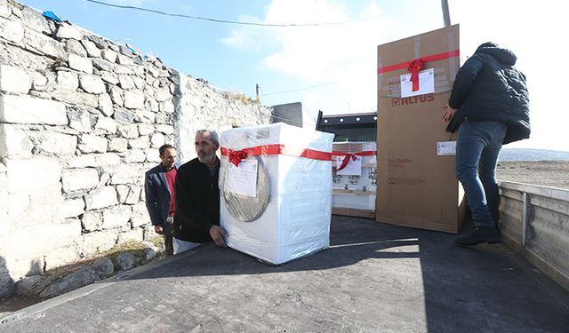 Yeni evlenen çiftlere 6 ay kira ve eşya yardımı