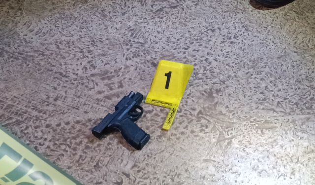 İki grup arasında silahlı ve bıçaklı kavga: 3 yaralı