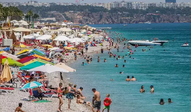 Antalya’da Ruslar sıcağı, Almanlar serin havayı seçti