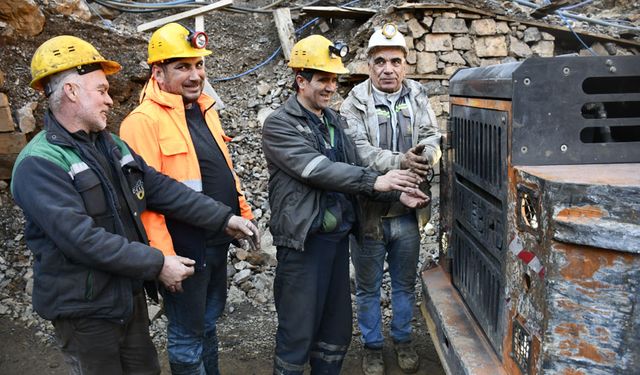 Hakkari'deki eli nasırlı madencilerin ekmek kavgası