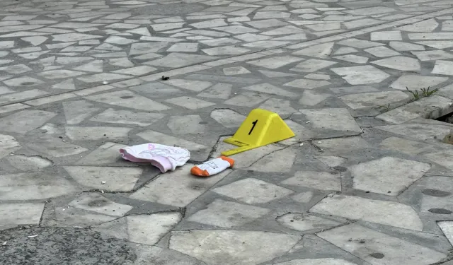 Annesinin 4. kattan attığı bebek hayatını kaybetti