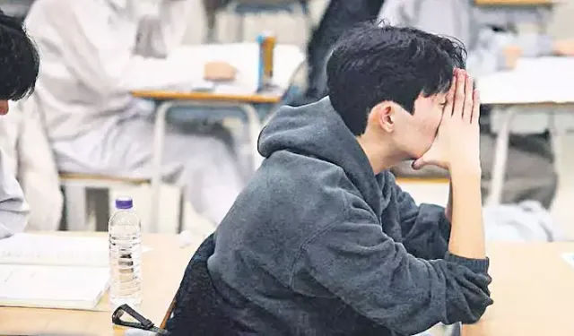 Zor üniversite sınavı istifa ettirdi