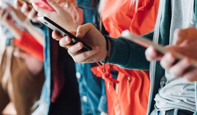 Öğrenciye ÖTV'siz akıllı telefon! Modeller belli oldu