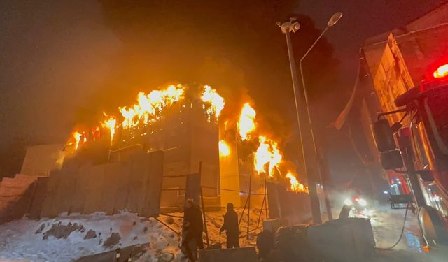 işçilerin kaldığı konteynerde yangın