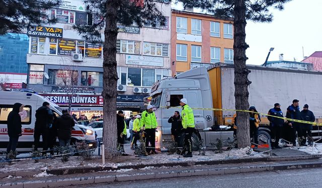 Tır kazası: 70 yaşındaki adam hayatını kaybetti