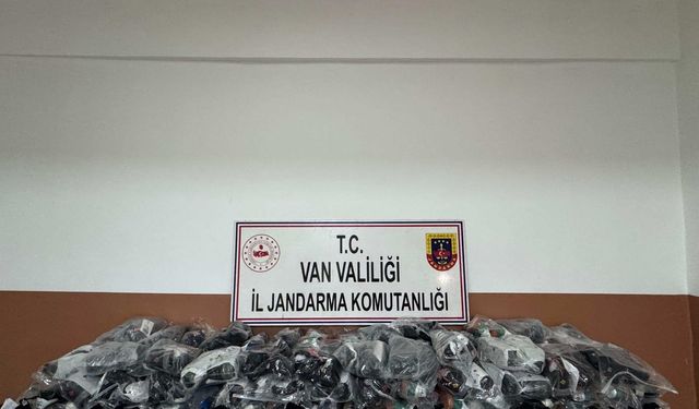 Van'da 3 milyonluk gümrük kaçağı eşya ele geçirildi