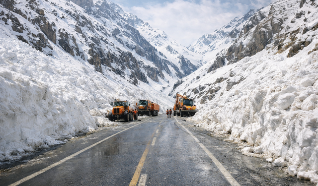 Hakkari–Van yolunda ulaşım yeniden sağlandı